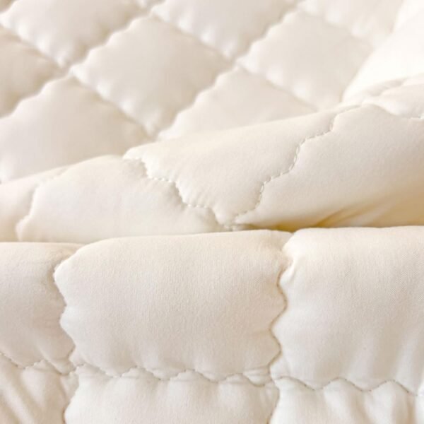 Waterproof Mattress Cover, Soft Comfortable Breathable Mattress Protector, Bedding Supplies for Bedroom, Guest Room, Apartment, School, Home – Bild 3